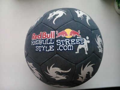 Лот: 3829588. Фото: 1. Мяч red bull. Другое (обмундирование и экипировка)