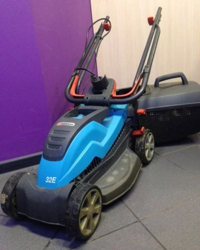 Лот: 8031539. Фото: 1. Продам газонокосилку Gardena PowerMax... Электроинструмент