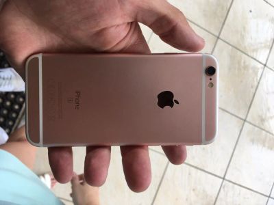 Лот: 10031915. Фото: 1. Iphone 6s 32ГБ Розовое золотоо. Смартфоны