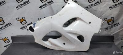 Лот: 22463048. Фото: 1. Правый боковой пластик Suzuki... Запчасти