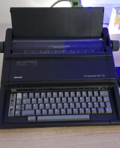 Лот: 24312677. Фото: 1. Печатная машинка Olivetti et personal... Прочие принтеры