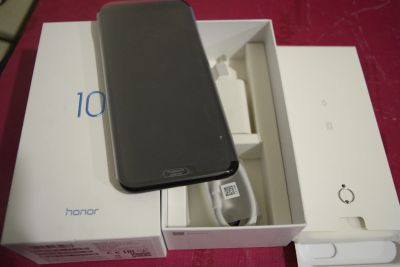 Лот: 11693726. Фото: 1. Смартфон Honor 10 \COL-L29 rom-64GB... Смартфоны