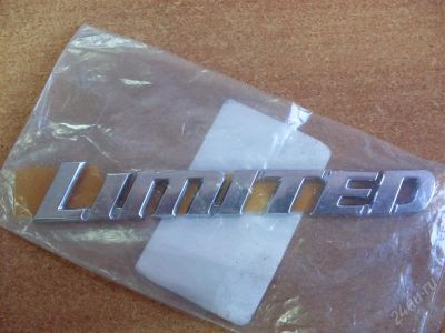 Лот: 136043. Фото: 1. эмблема Toyota "Limited". Кузов