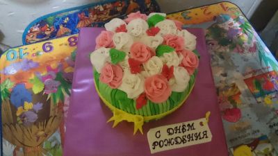 Лот: 6051328. Фото: 1. ТОРТ РОЗЫ С Бабочками. Торты, пирожные