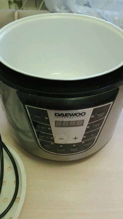 Лот: 9659153. Фото: 1. Мультиварка Daewoo. Кухонная