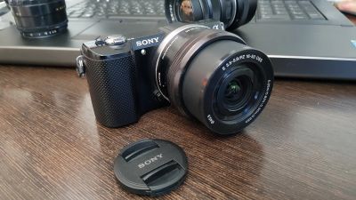 Лот: 15586706. Фото: 1. Sony ILCE a5000 kit. Косметические... Цифровые беззеркальные со сменной оптикой