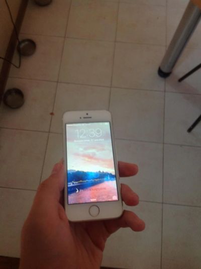 Лот: 6679247. Фото: 1. iPhone 5s 16 gb gold. Смартфоны