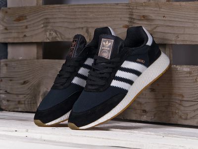 Лот: 10115347. Фото: 1. Adidas Iniki Runner Boost. Кеды, кроссовки, слипоны