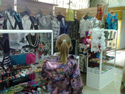 Лот: 1277954. Фото: 1. продам отдел жен. одежды и бижютерия. Другое (готовый бизнес)