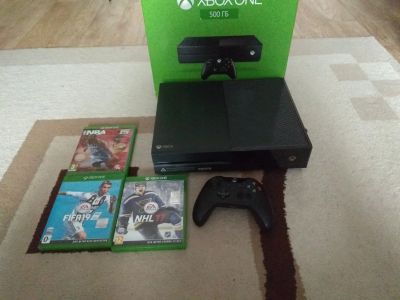 Лот: 15568818. Фото: 1. Xbox one 500GB. Игры для консолей
