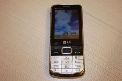 Лот: 4119346. Фото: 1. Телефон LG S-367. Кнопочные мобильные телефоны