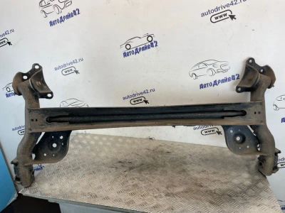 Лот: 24766739. Фото: 1. балка поперечная Nissan Almera... Двигатель и элементы двигателя