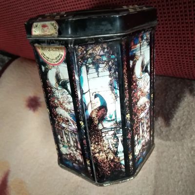 Лот: 20936233. Фото: 1. Коробка из под чая, жестянная. Предметы интерьера и быта
