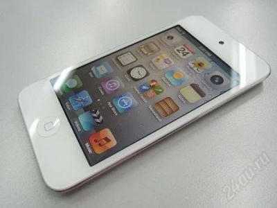 Лот: 2160210. Фото: 1. ipod touch 4g 64gb white. Плееры