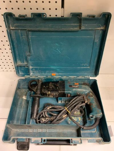 Лот: 14071538. Фото: 1. Перфоратор Makita HR2450 (В кейсе... Электроинструмент