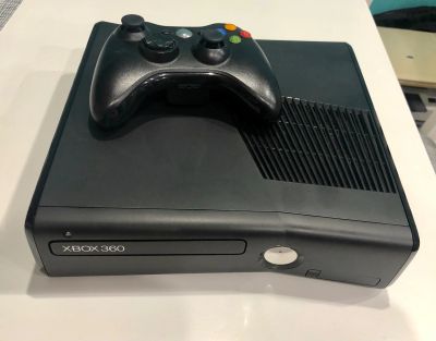 Лот: 15159623. Фото: 1. Приставка Xbox 360 с играми. Игровые приставки, консоли
