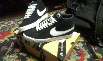 Лот: 3165740. Фото: 1. Nike SB Blazer Mid. Кеды, кроссовки, слипоны