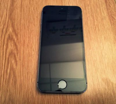 Лот: 9395168. Фото: 1. Apple iPhone 5s 16GB Space Gray. Смартфоны