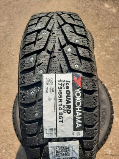 Лот: 23331803. Фото: 1. 175/65 R14 86T Yokohama Ice Guard... Шины