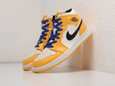 Лот: 19992937. Фото: 1. Кроссовки Nike Air Jordan 1 Mid... Кеды, кроссовки, слипоны