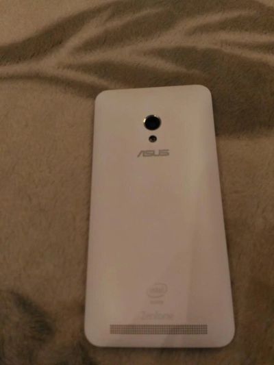 Лот: 10165410. Фото: 1. Смартфон ASUS Zenfone 4 A450CG... Смартфоны