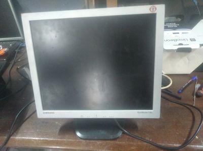 Лот: 19136968. Фото: 1. Монитор Samsung syncmaster 710v. ЖК-мониторы