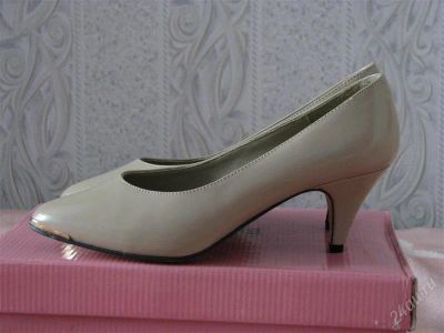 Лот: 1228806. Фото: 1. Туфли женские р-р 38. Туфли