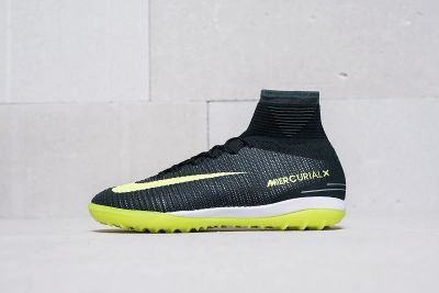 Лот: 11618135. Фото: 1. Футбольная обувь Nike Mercurial... Кеды, кроссовки, слипоны