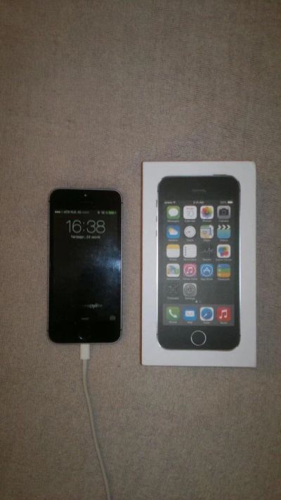 Лот: 4323097. Фото: 1. iPhone 5s 16gb. Смартфоны
