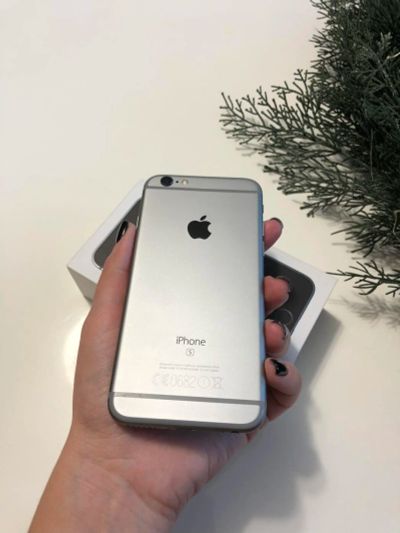 Лот: 10842142. Фото: 1. iPhone 6s 64 GB. Смартфоны