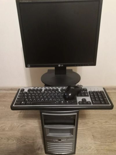 Лот: 15323099. Фото: 1. Пк с Монитором на E8400 (3GHz... Компьютеры в сборе