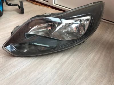 Лот: 14331050. Фото: 1. Передняя фара Ford Focus 3. Оптика и освещение