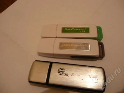 Лот: 42779. Фото: 1. Флешки USB полурабочая и не рабочие. Красноярск