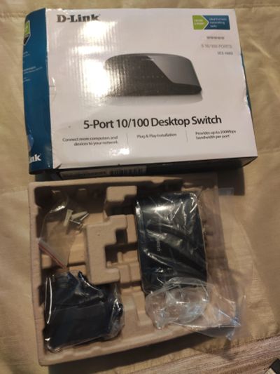 Лот: 15474312. Фото: 1. D-Link 5-port switch коммутатор. Коммутаторы