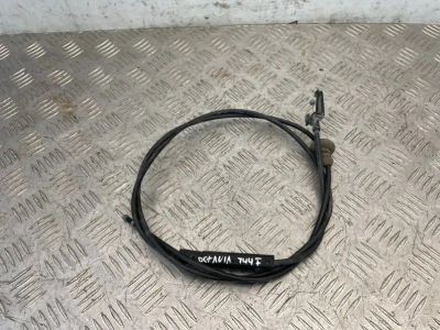 Лот: 25404381. Фото: 1. тросик замка капота Skoda Octavia... Кузов
