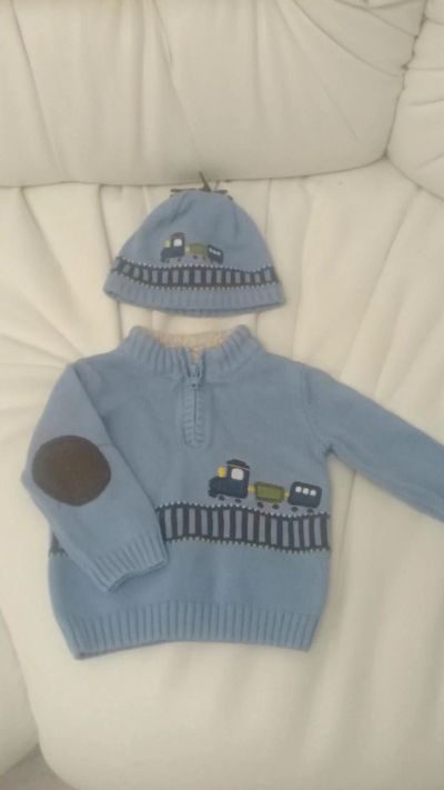 Лот: 9069966. Фото: 1. комплект из свитра и шапочки джимбори. Костюмы, пиджаки, комбинезоны