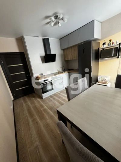 Лот: 22269847. Фото: 1. Продам 2-комн. кв. 59.9 кв.м... Квартиры, студии