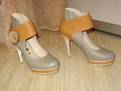 Лот: 1104449. Фото: 1. Каблуки. Другое (женская обувь)