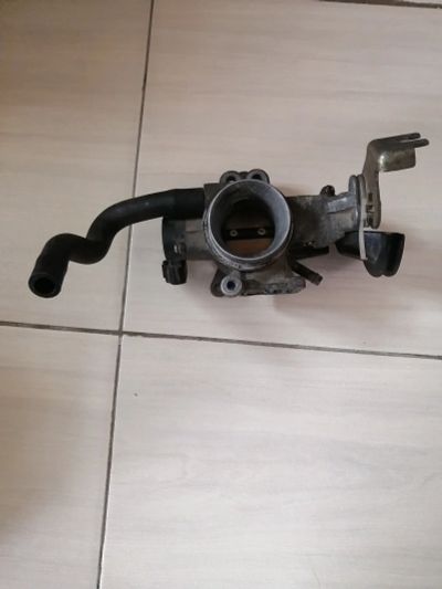Лот: 15648767. Фото: 1. Дроссель 1sz-fe vitz scp10. Двигатель и элементы двигателя