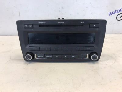 Лот: 21707356. Фото: 1. Магнитола Skoda Octavia 1Z3. Расходные материалы