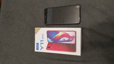 Лот: 19617660. Фото: 1. Смартфон vivo Y11. Смартфоны