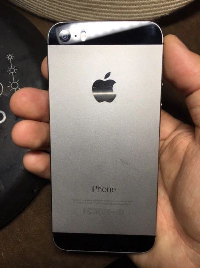 Лот: 9785933. Фото: 1. iPhone 5s Space Gray 16gb. Смартфоны