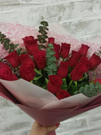 Лот: 4866886. Фото: 1. Букет из 15 красных роз!!!. Свежие цветы