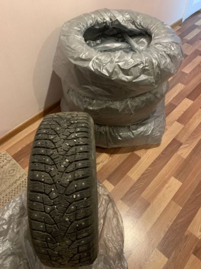 Лот: 18078734. Фото: 1. Bridgestone 205/55R16 Blizzak... Шины