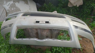 Лот: 24640152. Фото: 1. Бампер toyota avensis. Кузов