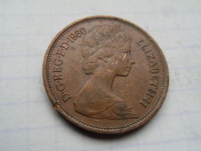 Лот: 8847001. Фото: 1. Великобритания 2 новых пенса 1980. Великобритания и острова