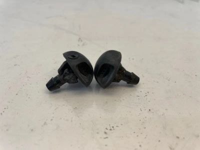 Лот: 22458872. Фото: 1. форсунка омывателя Renault Duster... Другое (автозапчасти)