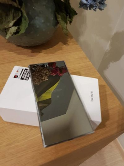 Лот: 12189788. Фото: 1. SONY Xperia XZ Premium. Смартфоны
