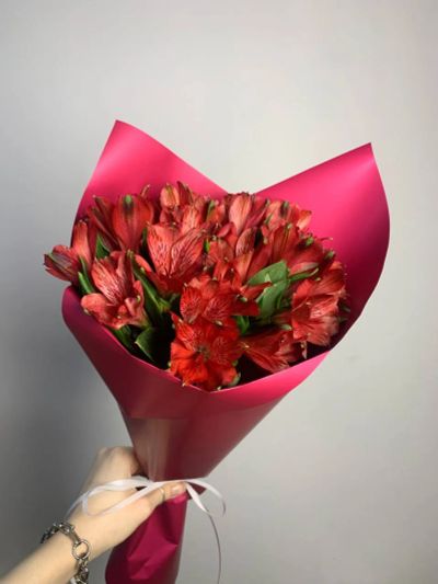 Лот: 25577698. Фото: 1. 5. Букет - комплимент из альстромерий. Свежие цветы