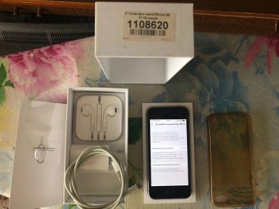 Лот: 14283550. Фото: 1. Apple iPhone SE - 32Gb. Смартфоны